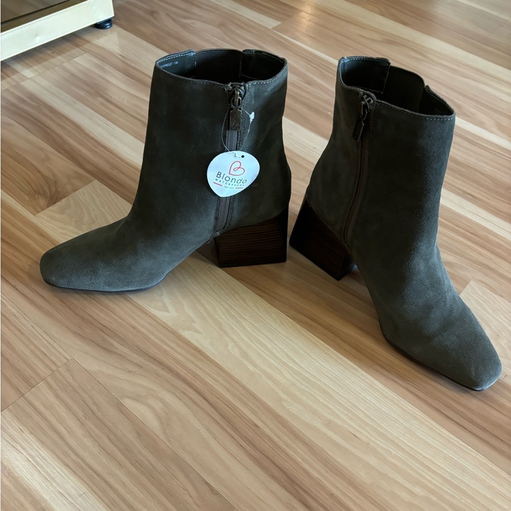 Blondo Scarlette Waterproof Booties in Suede Olive Green Size 11 NWT